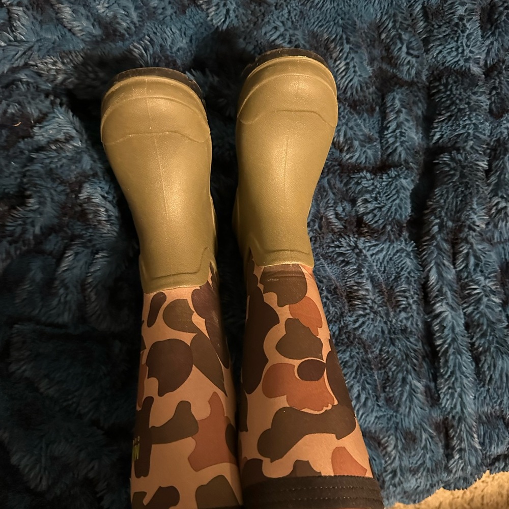 Magellan Outdoors Kids Camo Boots - Green and Brown - Picture 2 of 4